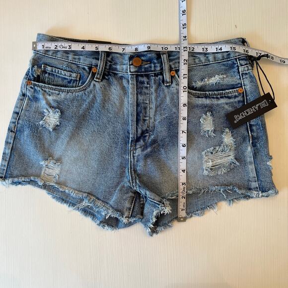 Blank NYC Distroyed Cut Off Button Fly Denim Shorts Medium Wash Women’s size 28 - Picture 7 of 10